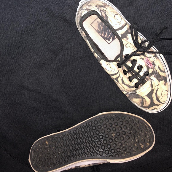 Black and White Rose patterned Vans - Picture 3 of 4